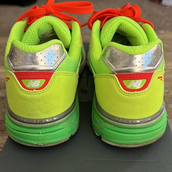 New Balance  990v4 ‘Festive’ big kids/grade school sneakers - Picture 6 of 12